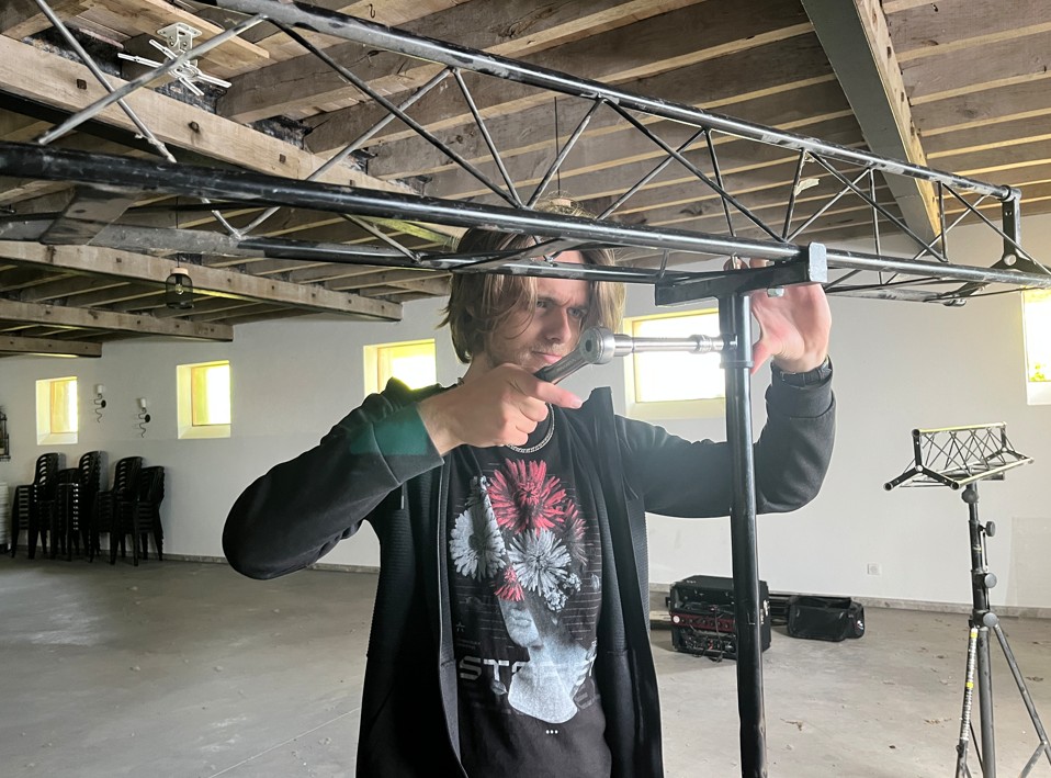 Evan technicien de scène théâtre à La Bréjolière